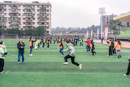 守正創(chuàng)新?lián)姑?砥礪奮進新征程——瀘天化股份公司慶?！叭恕惫?jié)主題活動燃動全場